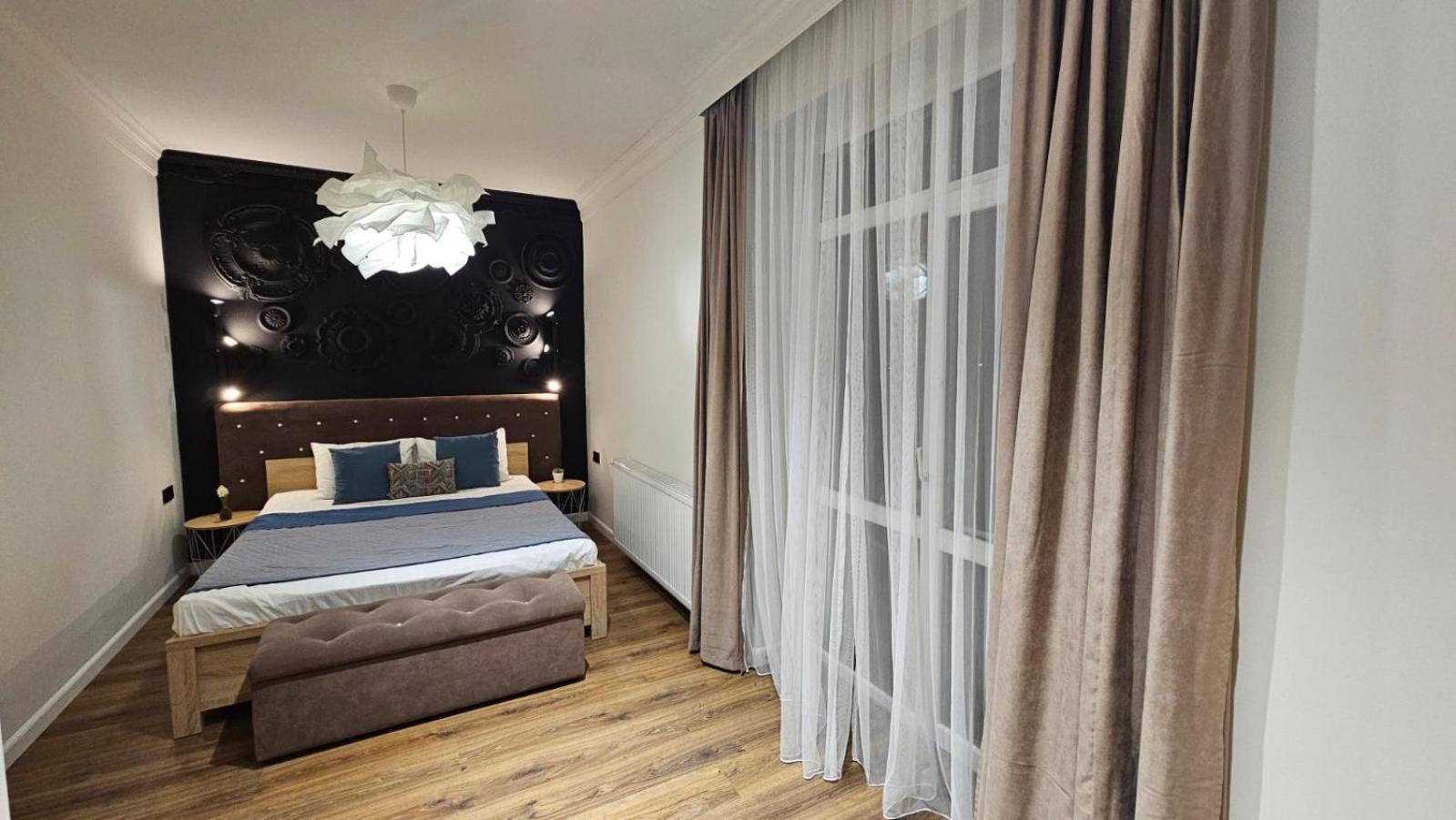 Black Room Apartment Мукачеве Екстериор снимка